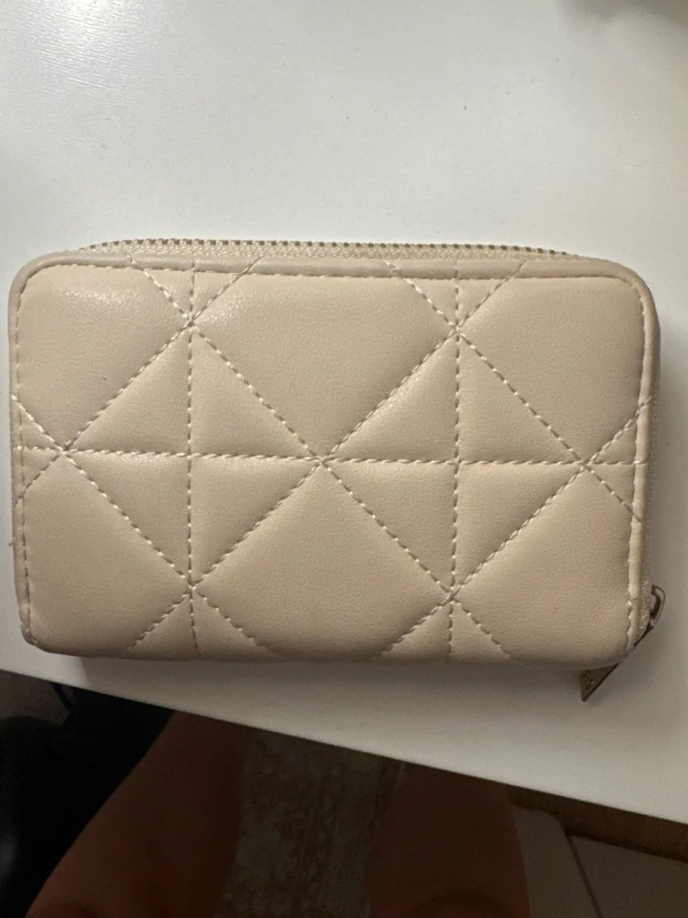 Mango quilted exterior